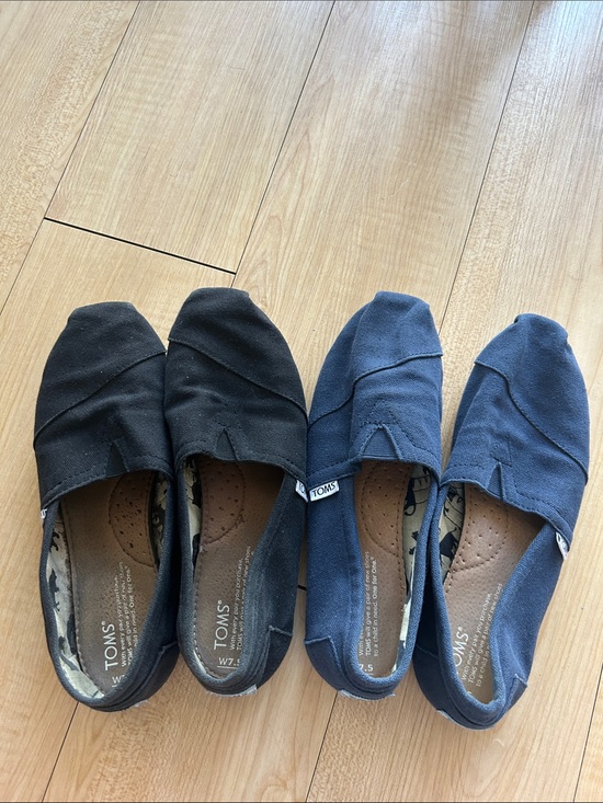 Toms Shoes - 2 pairs of Alpargata Toms in Black & Navy